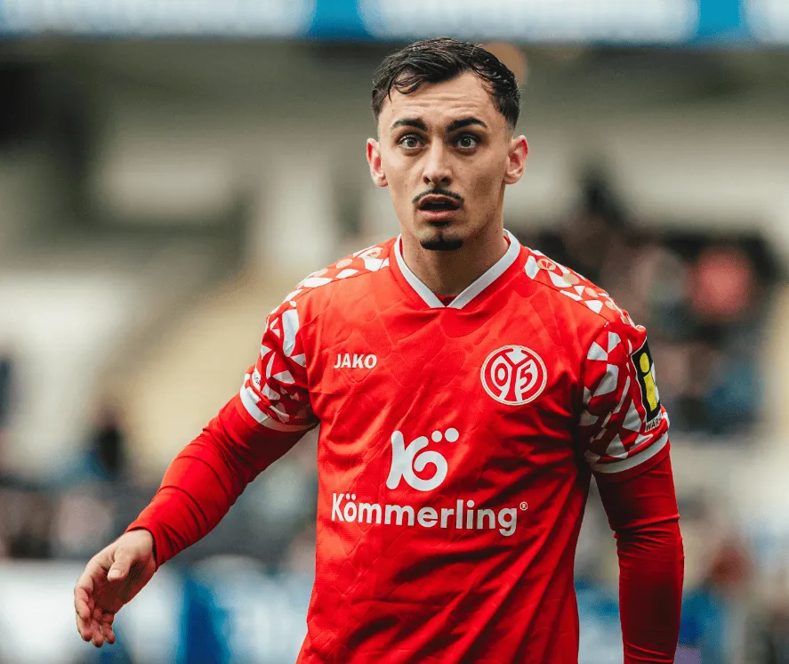 欧协联附加赛首回合罗森博格2-1逆转美因茨，阿米里破门