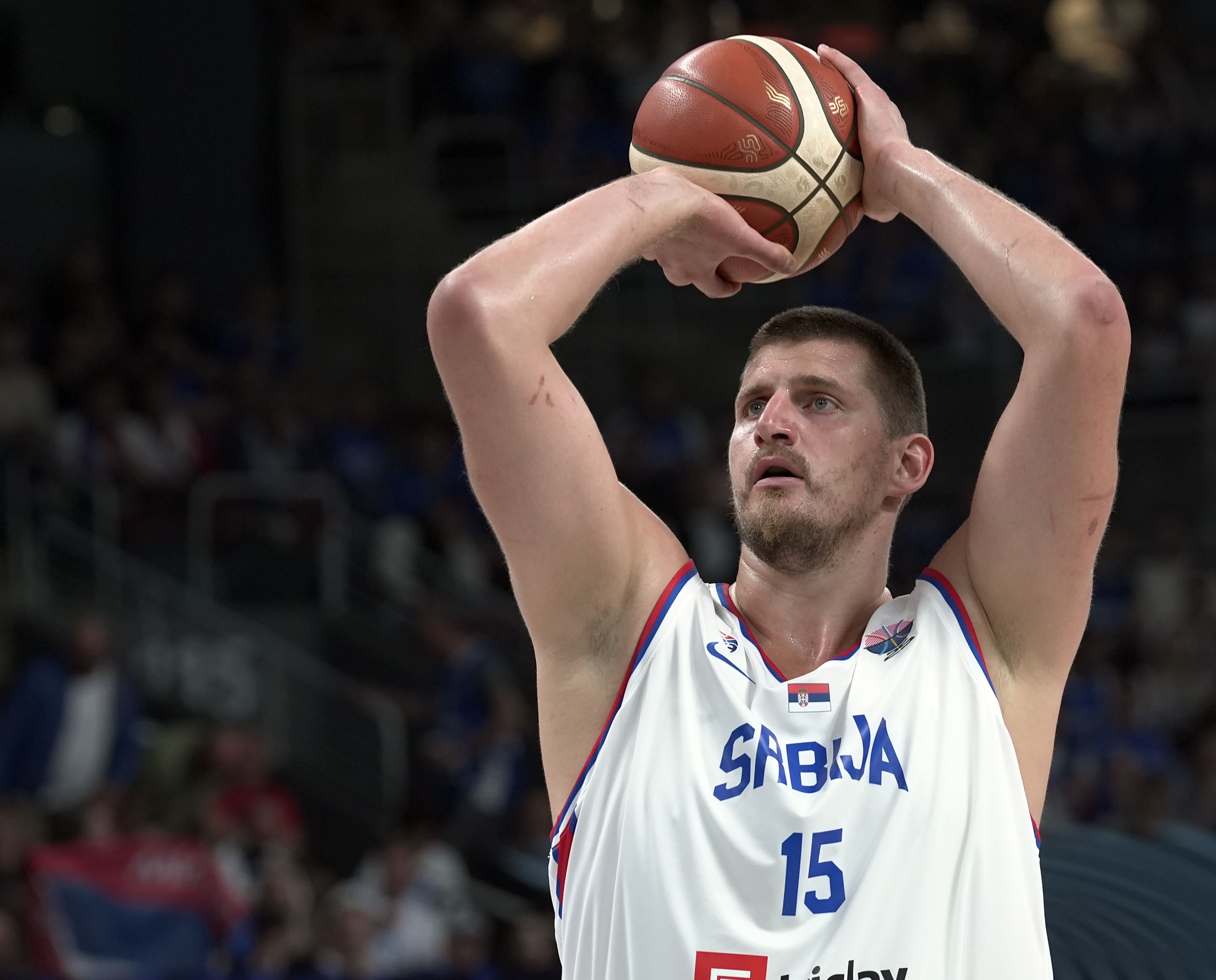 开云体育下载-扛起进攻！约基奇半场14中8砍最高19分外加5板 罚球3中3