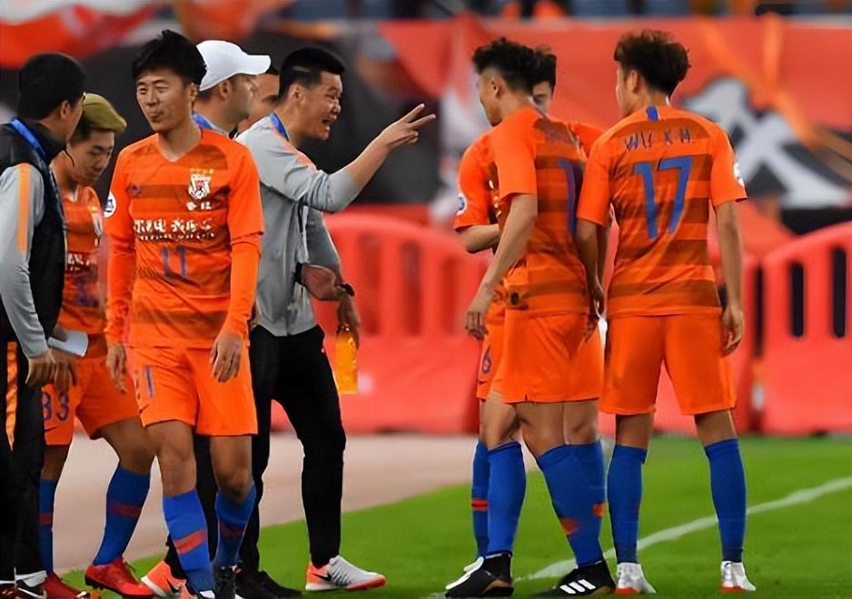 开云体育在线-鲁能冬训补强就剩下一个悬念！中卫位置或迎来新大鱼，值得期待