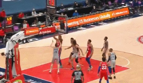 kaiyun-左膝恐怖反关节！恩比德再遇伤病将接受核磁检查